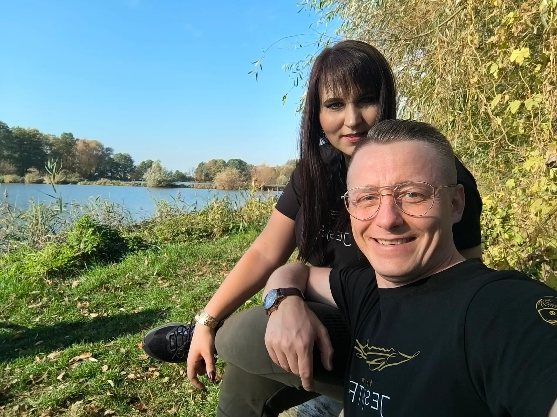Aleksandra i Dariusz podczas wspólnej wyprawy nad jezioro